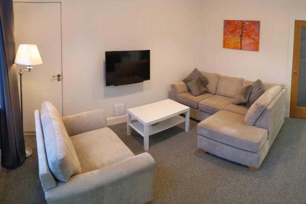 Glenfinnan - Two Bedroom Apartment Dunfermline Exteriér fotografie